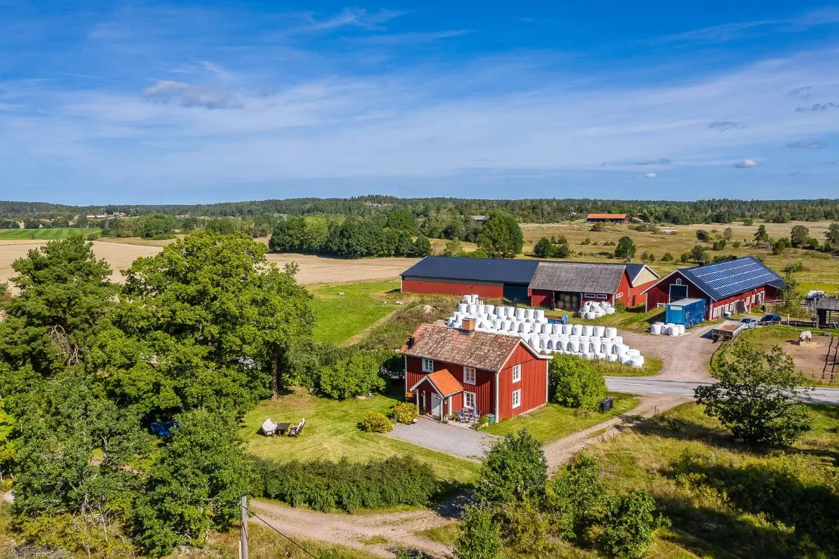 two-bedroom-cottage-close-to-sea-south-east-sweden-cheapscandihomes1