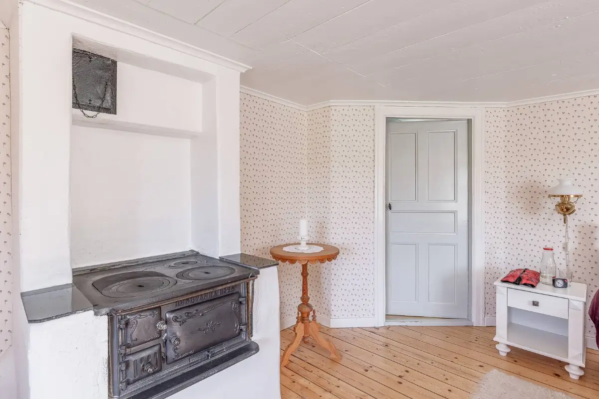 two-bedroom-cottage-close-to-sea-south-east-sweden-cheapscandihomes1
