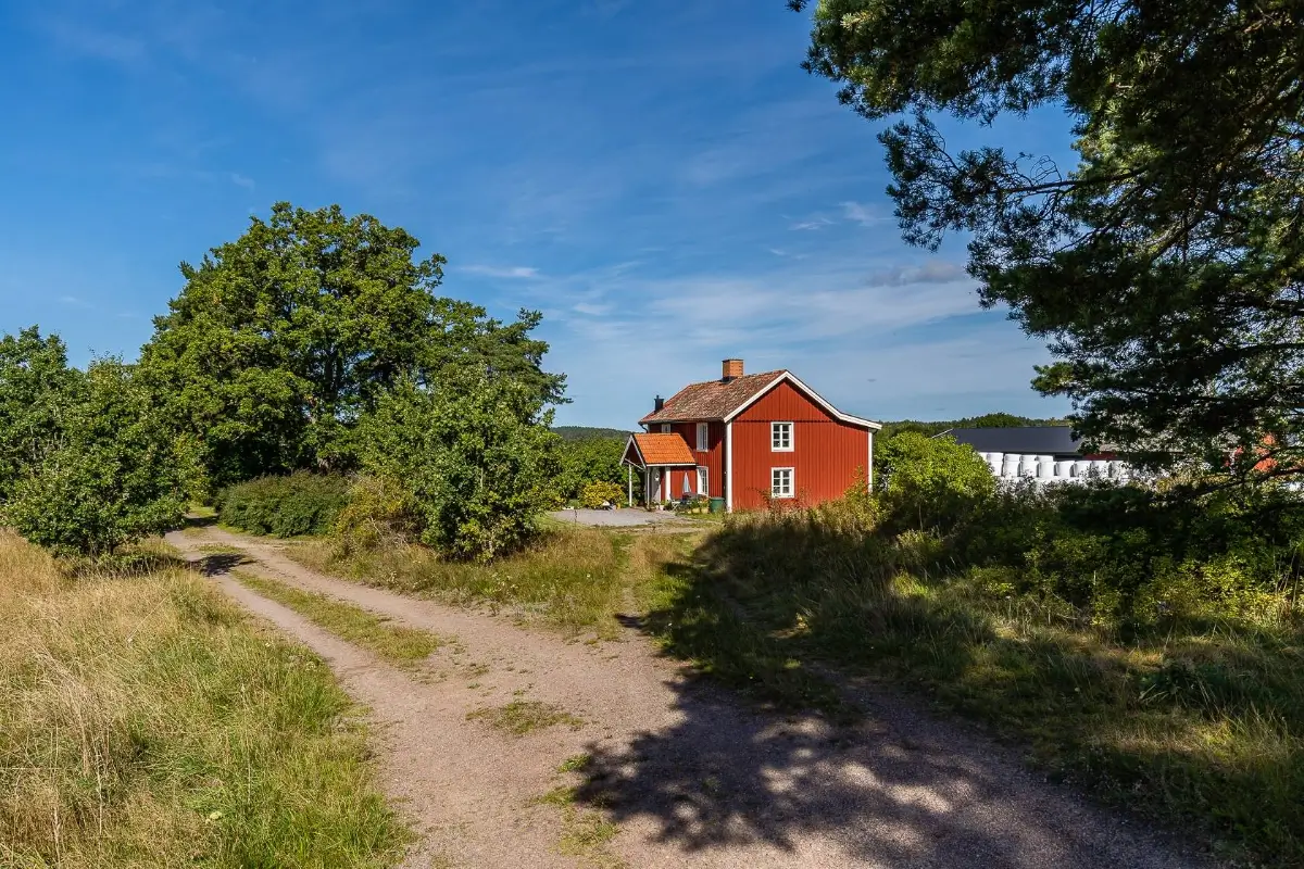 two-bedroom-cottage-close-to-sea-south-east-sweden-cheapscandihomes1