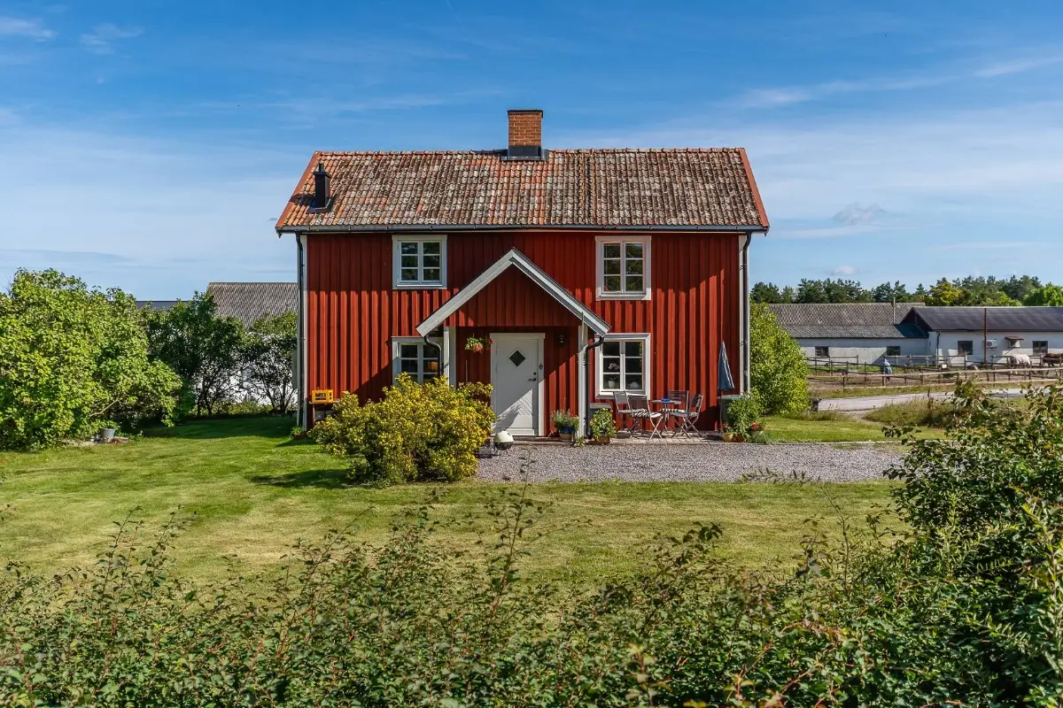 two-bedroom-cottage-close-to-sea-south-east-sweden-cheapscandihomes1