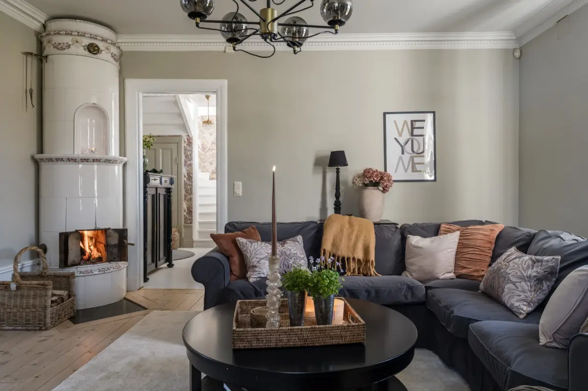 white-1920s-villa-corner-plot-central-sweden-cheapscandihomes