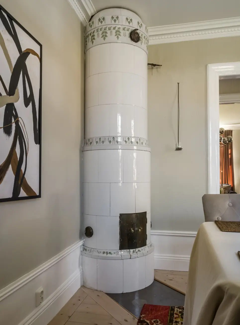 white-1920s-villa-corner-plot-central-sweden-cheapscandihomes