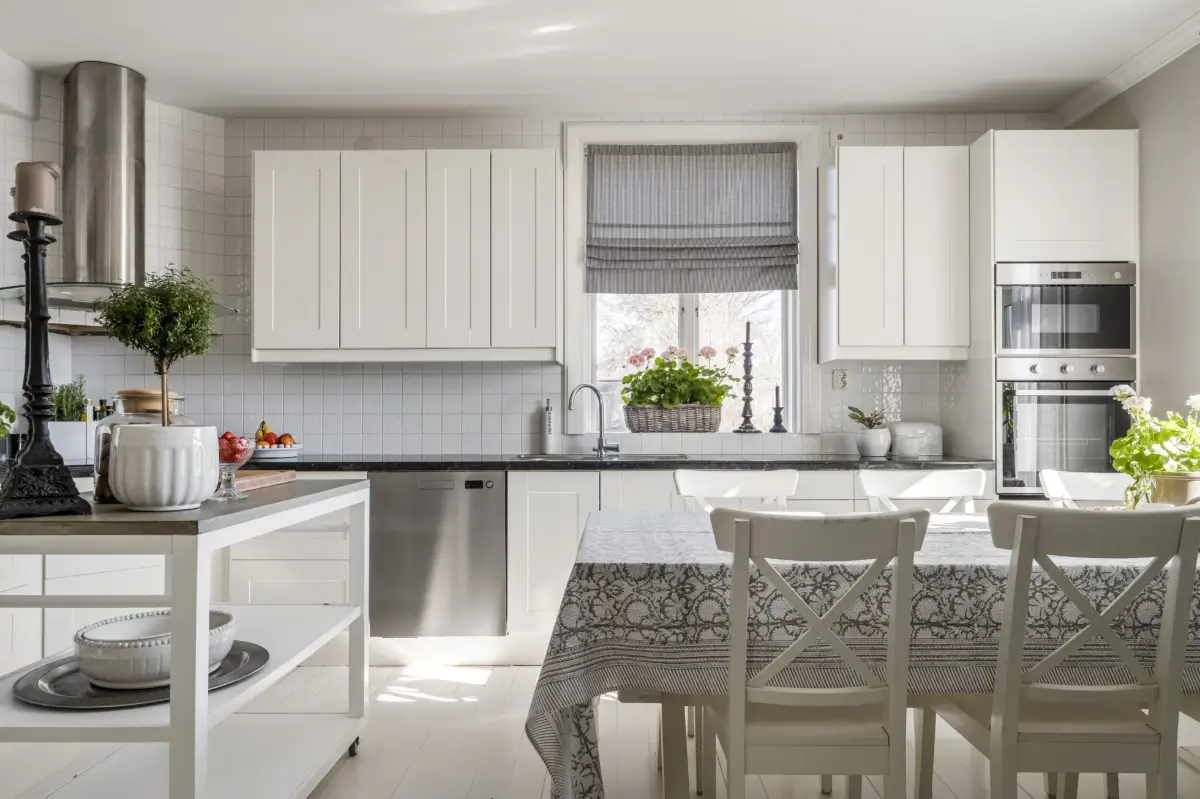 white-1920s-villa-corner-plot-central-sweden-cheapscandihomes