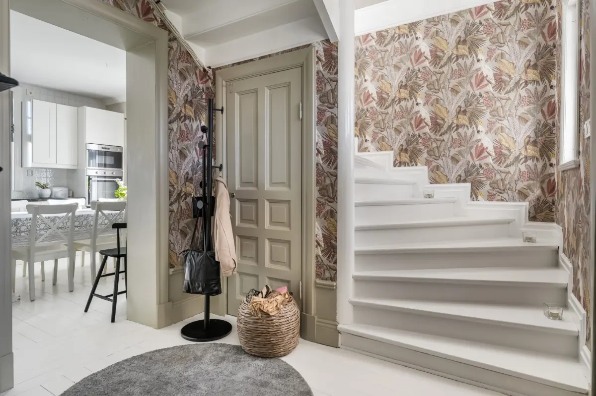 white-1920s-villa-corner-plot-central-sweden-cheapscandihomes