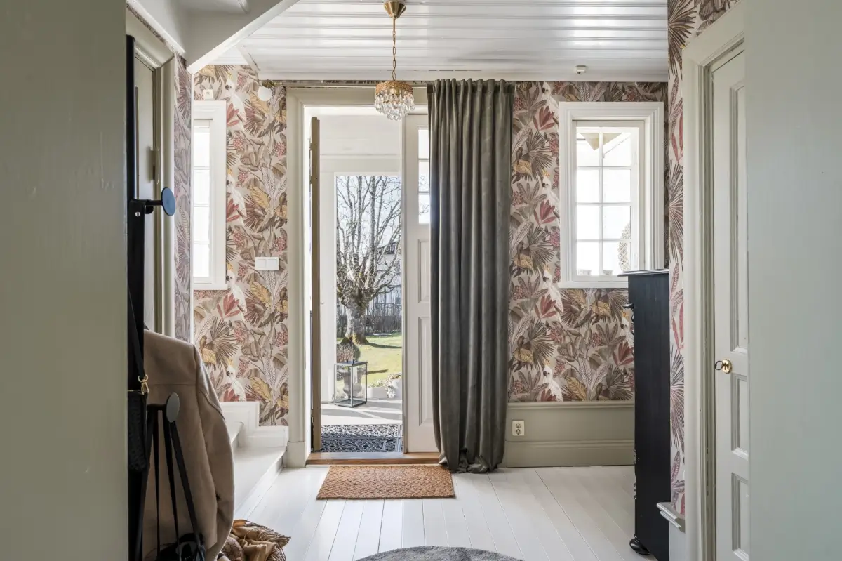 white-1920s-villa-corner-plot-central-sweden-cheapscandihomes