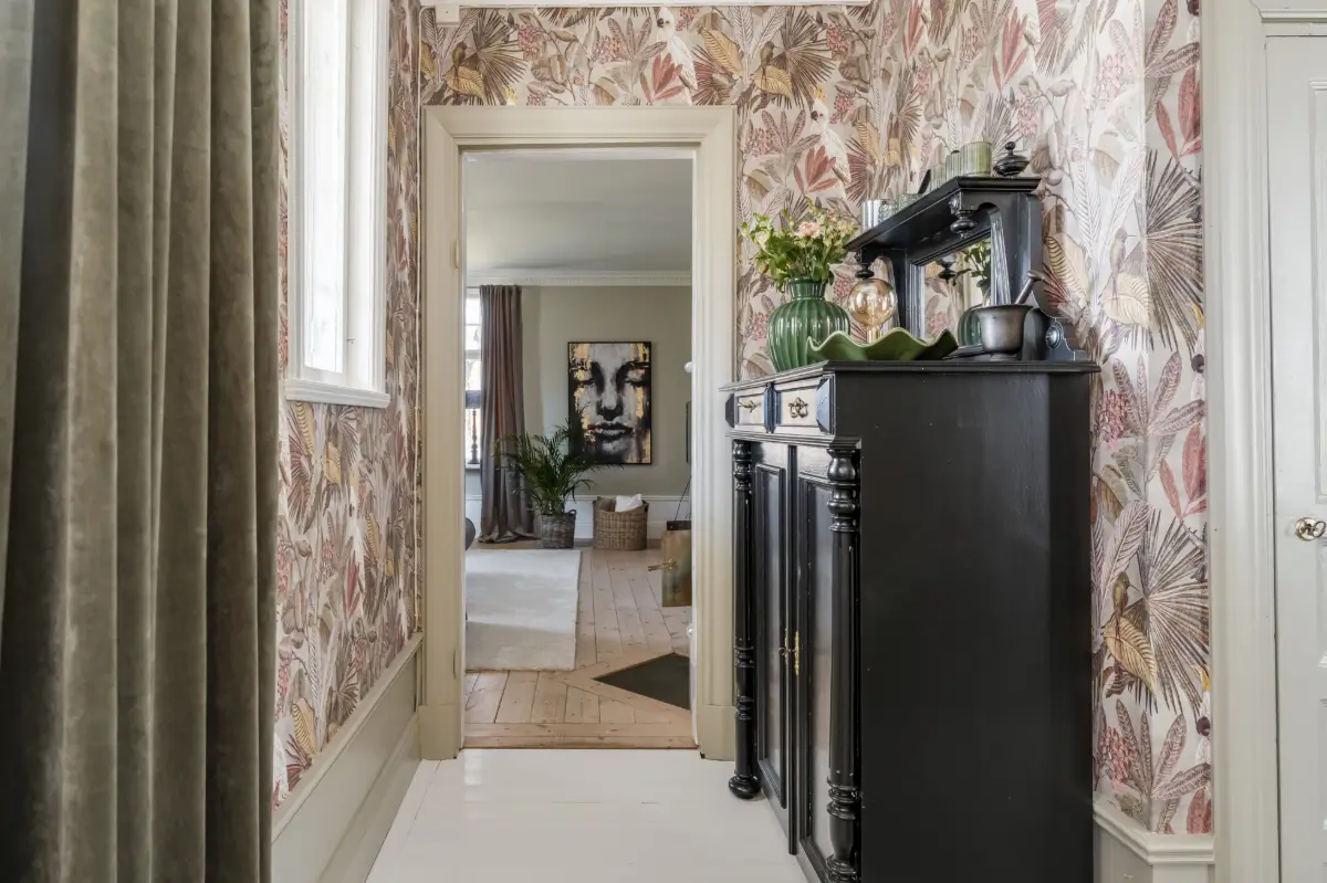 white-1920s-villa-corner-plot-central-sweden-cheapscandihomes