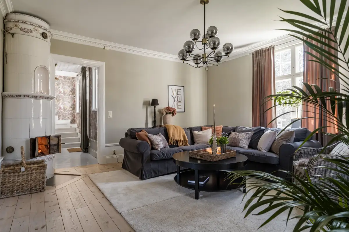 white-1920s-villa-corner-plot-central-sweden-cheapscandihomes