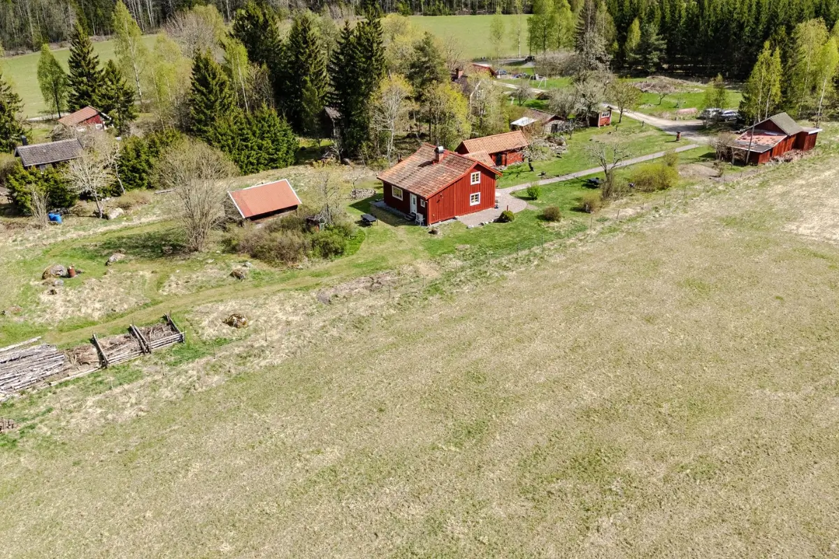 renovated-countryside-cottage-central-sweden-cheap-scandi-homes