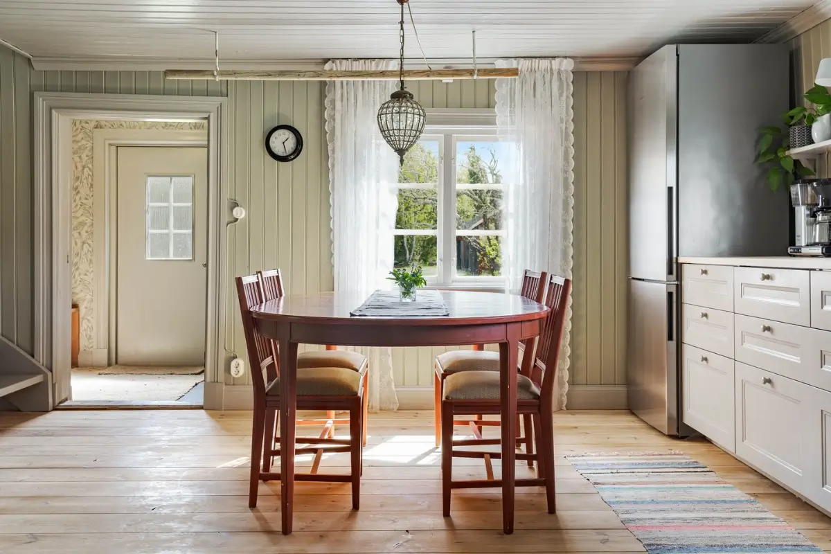 renovated-countryside-cottage-central-sweden-cheap-scandi-homes