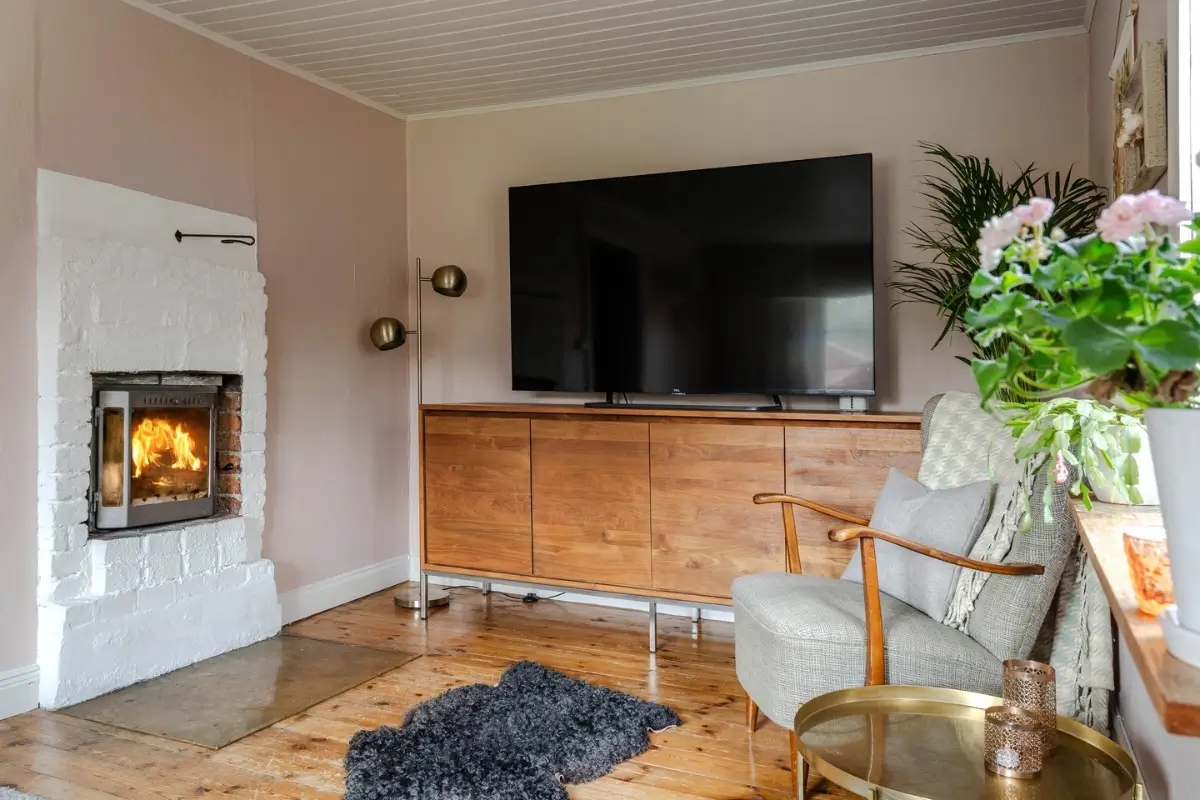 renovated-countryside-cottage-central-sweden-cheap-scandi-homes