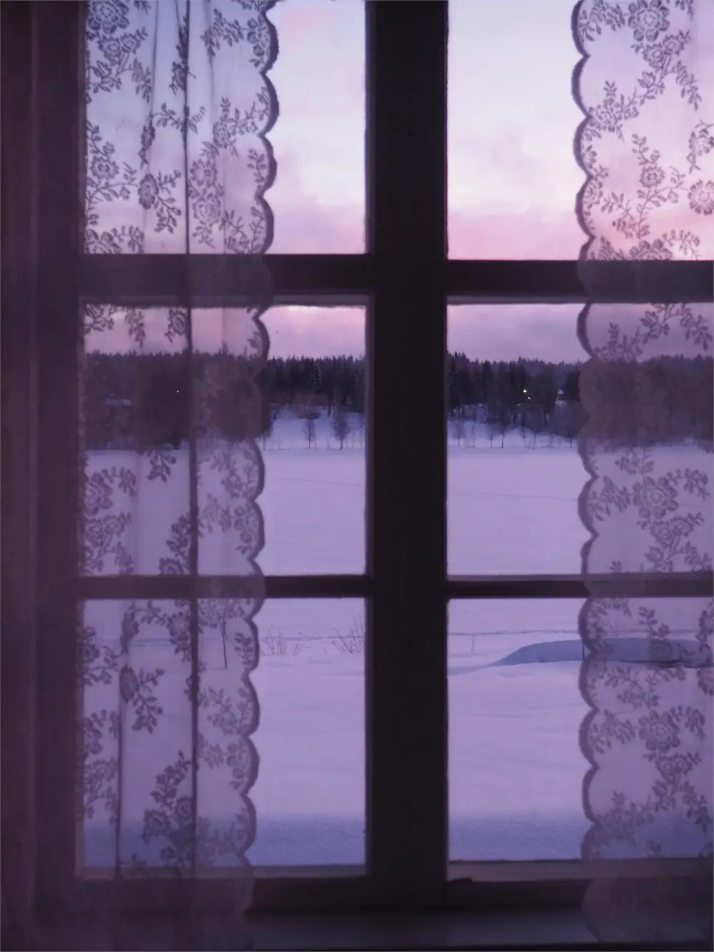 renovated-lakeside-cabin-north-sweden-cheapscandihomes