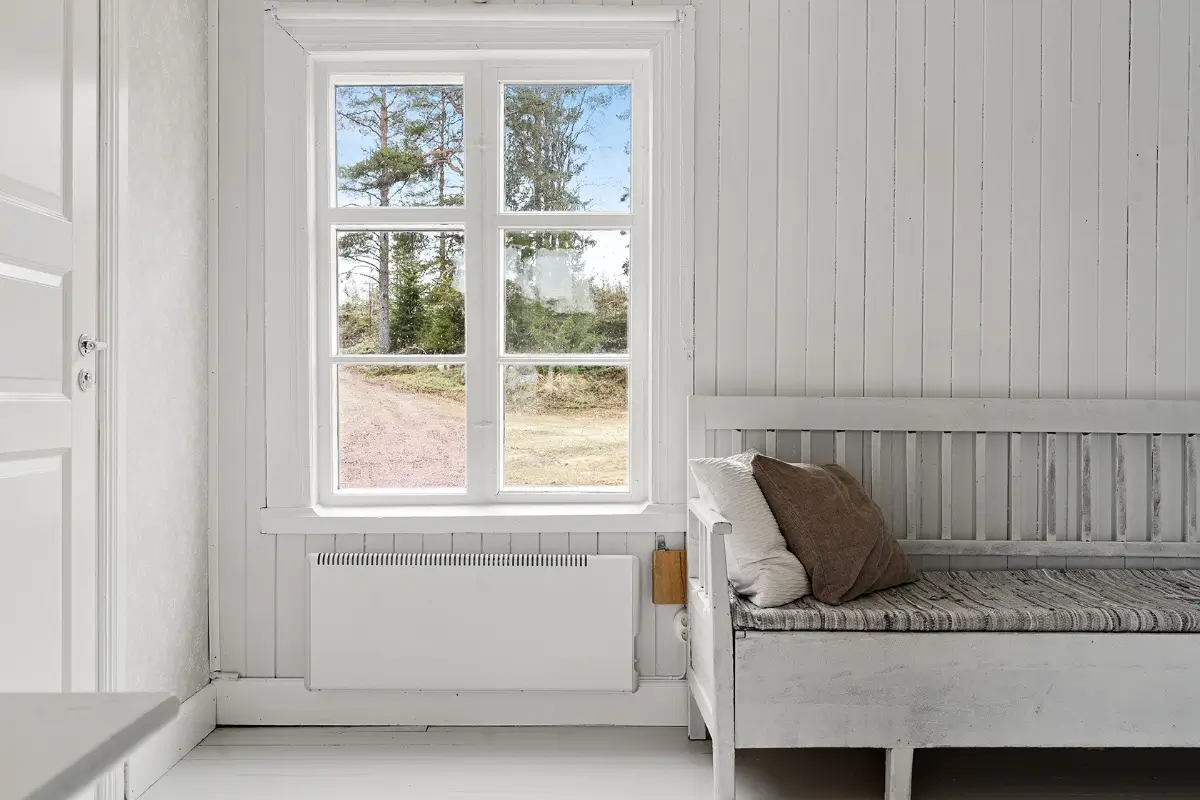 renovated-lakeside-cabin-north-sweden-cheapscandihomes