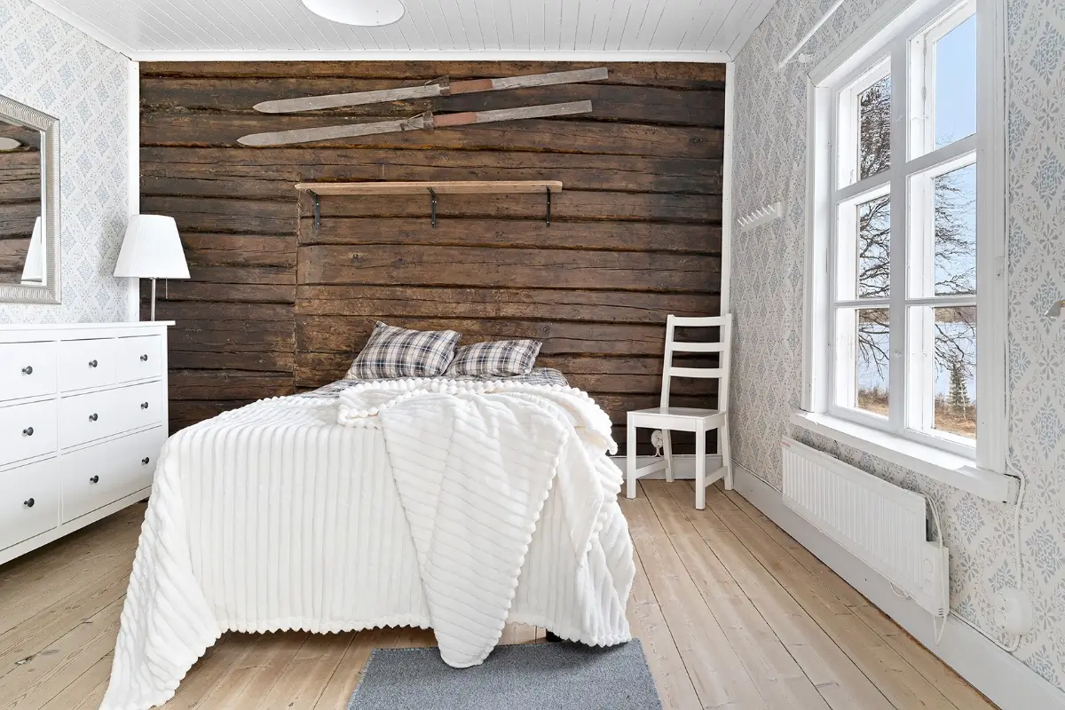 renovated-lakeside-cabin-north-sweden-cheapscandihomes