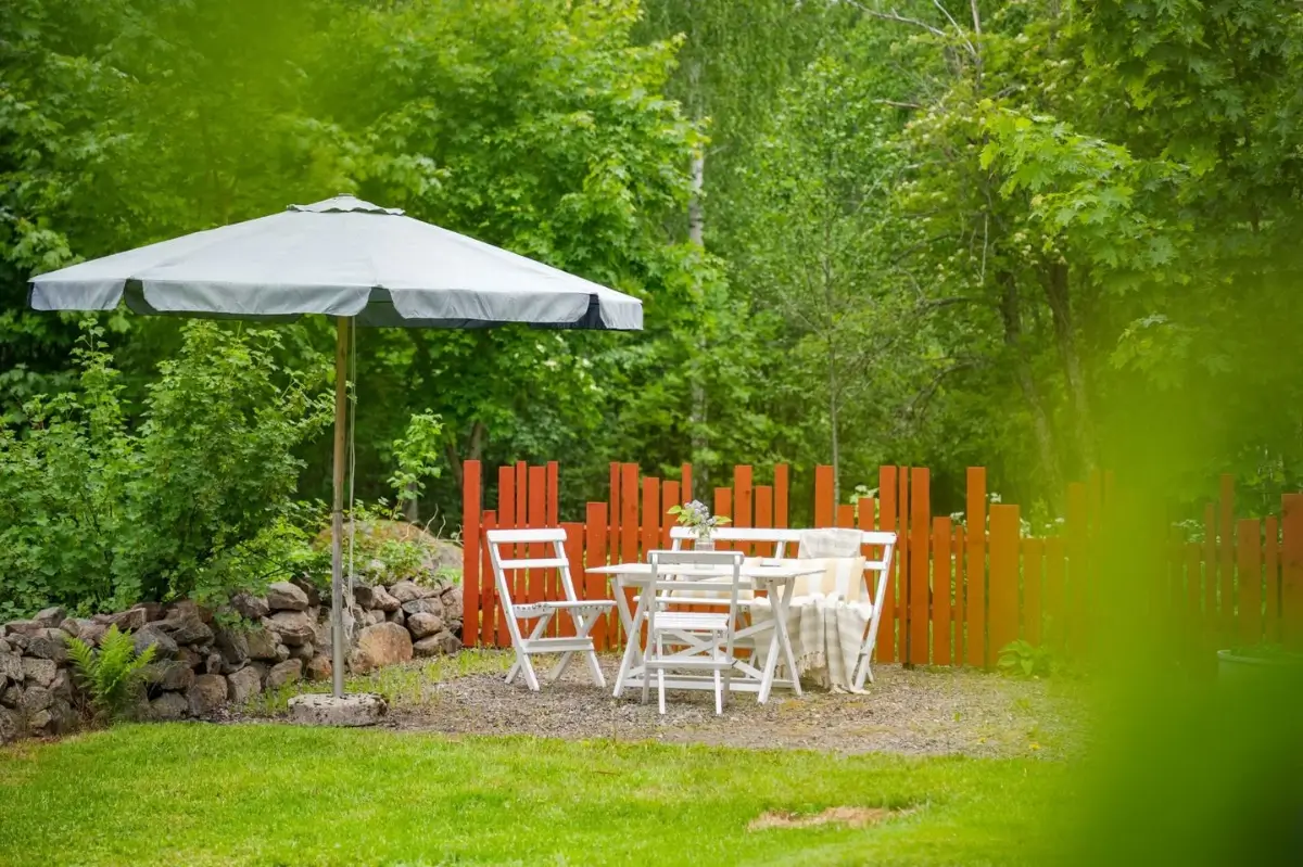 charming-1920s-lakeside-home-central-sweden-cheapscandihomes