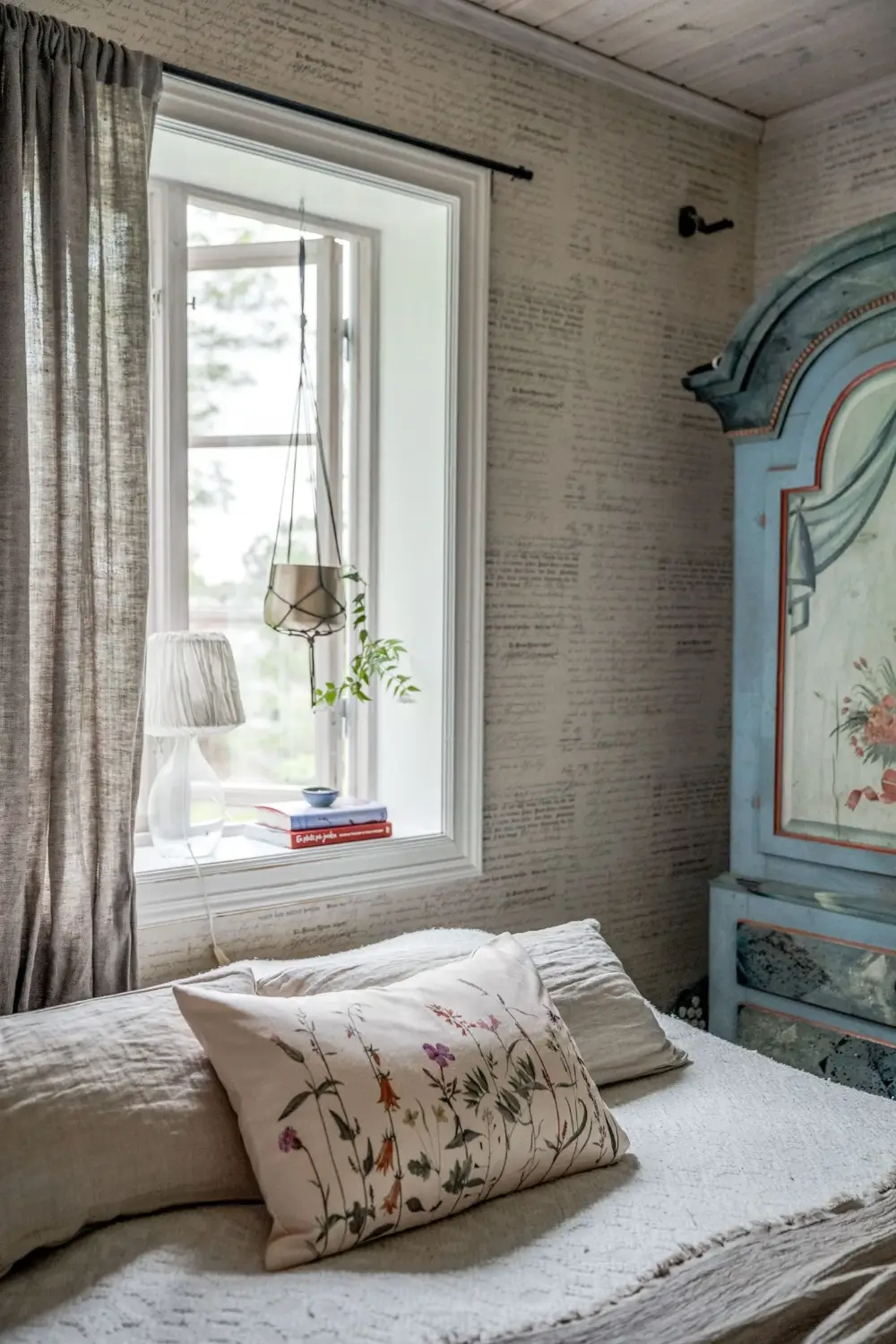 charming-1920s-lakeside-home-central-sweden-cheapscandihomes
