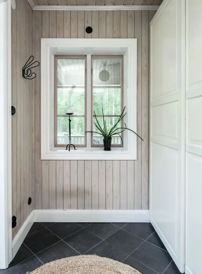 charming-1920s-lakeside-home-central-sweden-cheapscandihomes