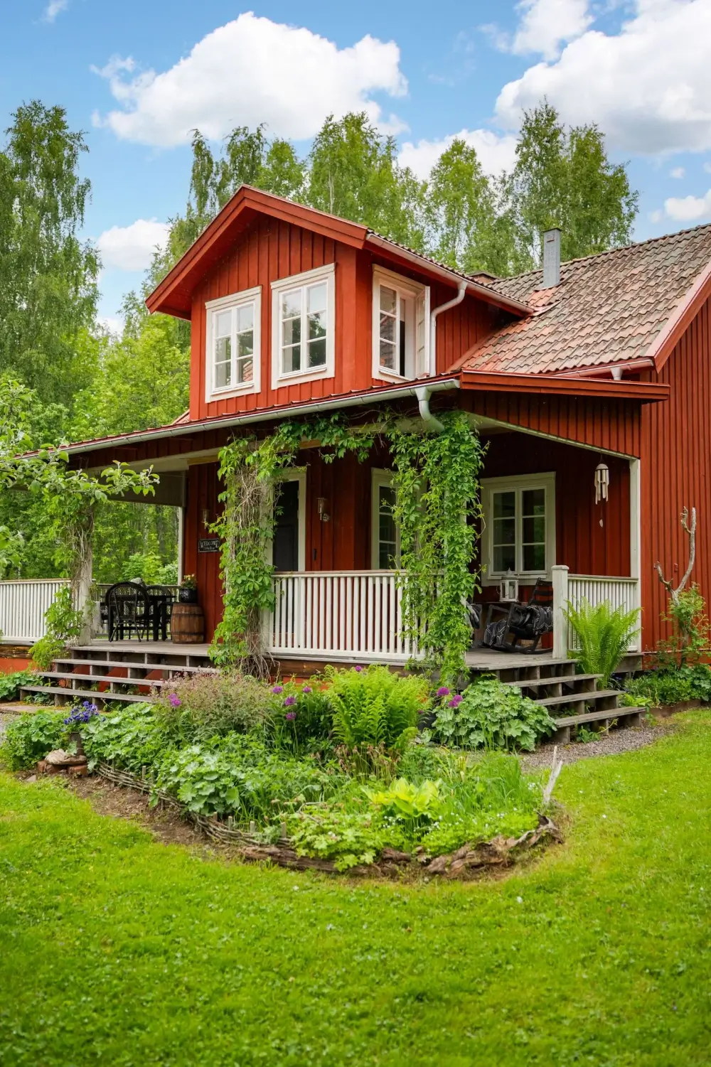charming-1920s-lakeside-home-central-sweden-cheapscandihomes