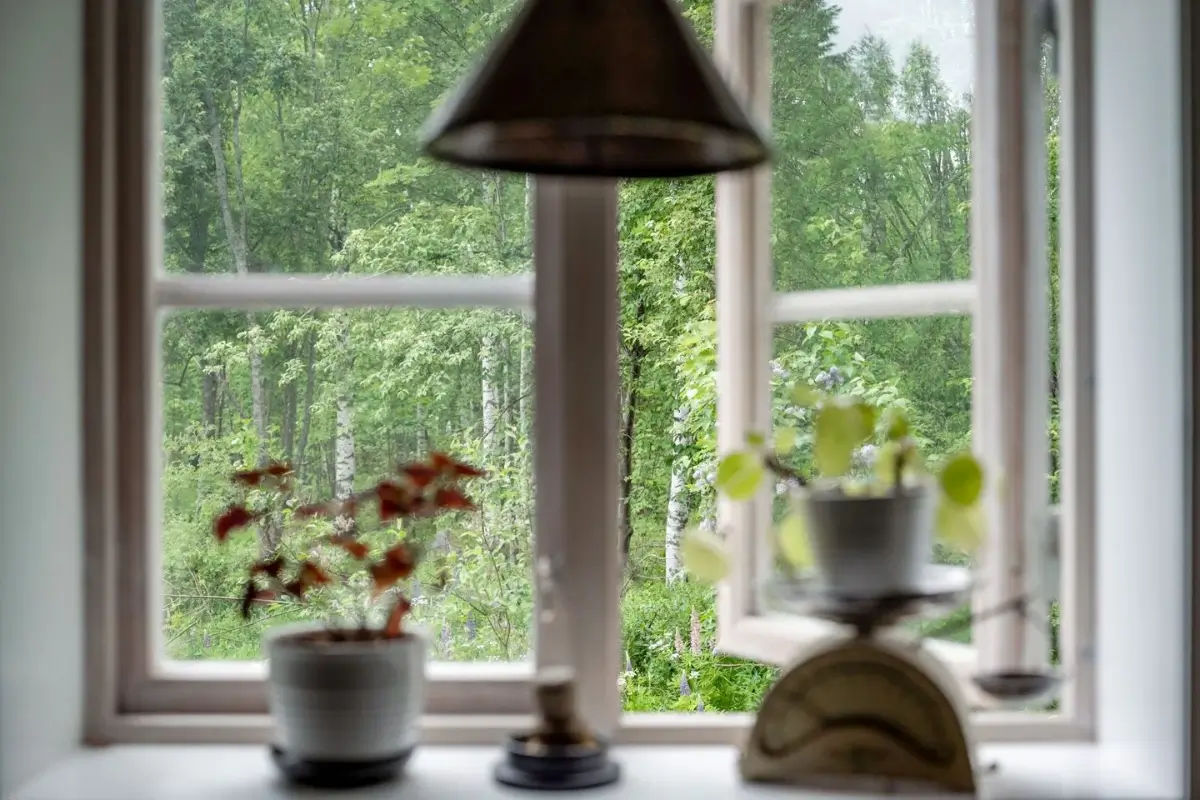 charming-1920s-lakeside-home-central-sweden-cheapscandihomes