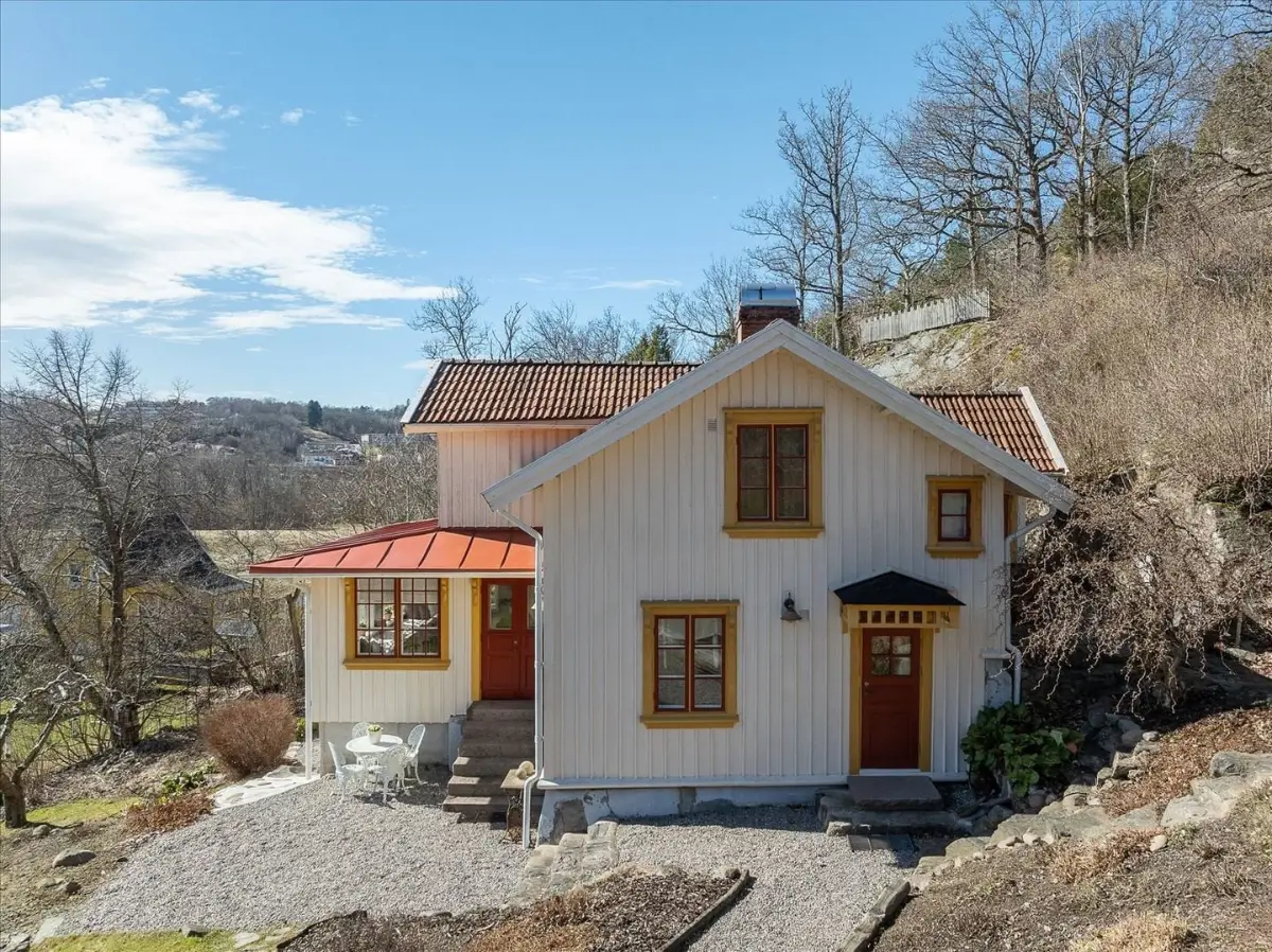 renovated-19th-century-home-south-west-sweden-cheapscandihomes