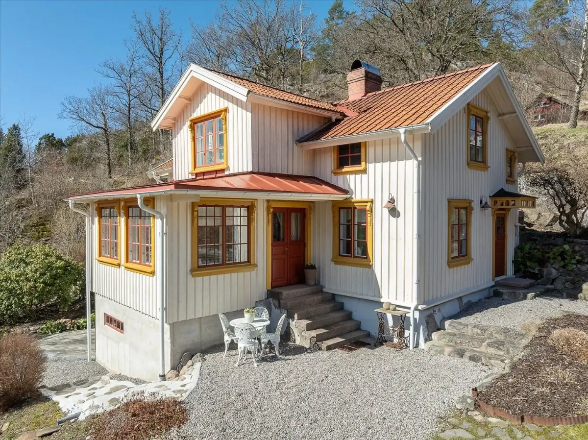 renovated-19th-century-home-south-west-sweden-cheapscandihomes