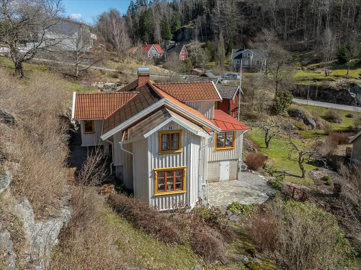 renovated-19th-century-home-south-west-sweden-cheapscandihomes