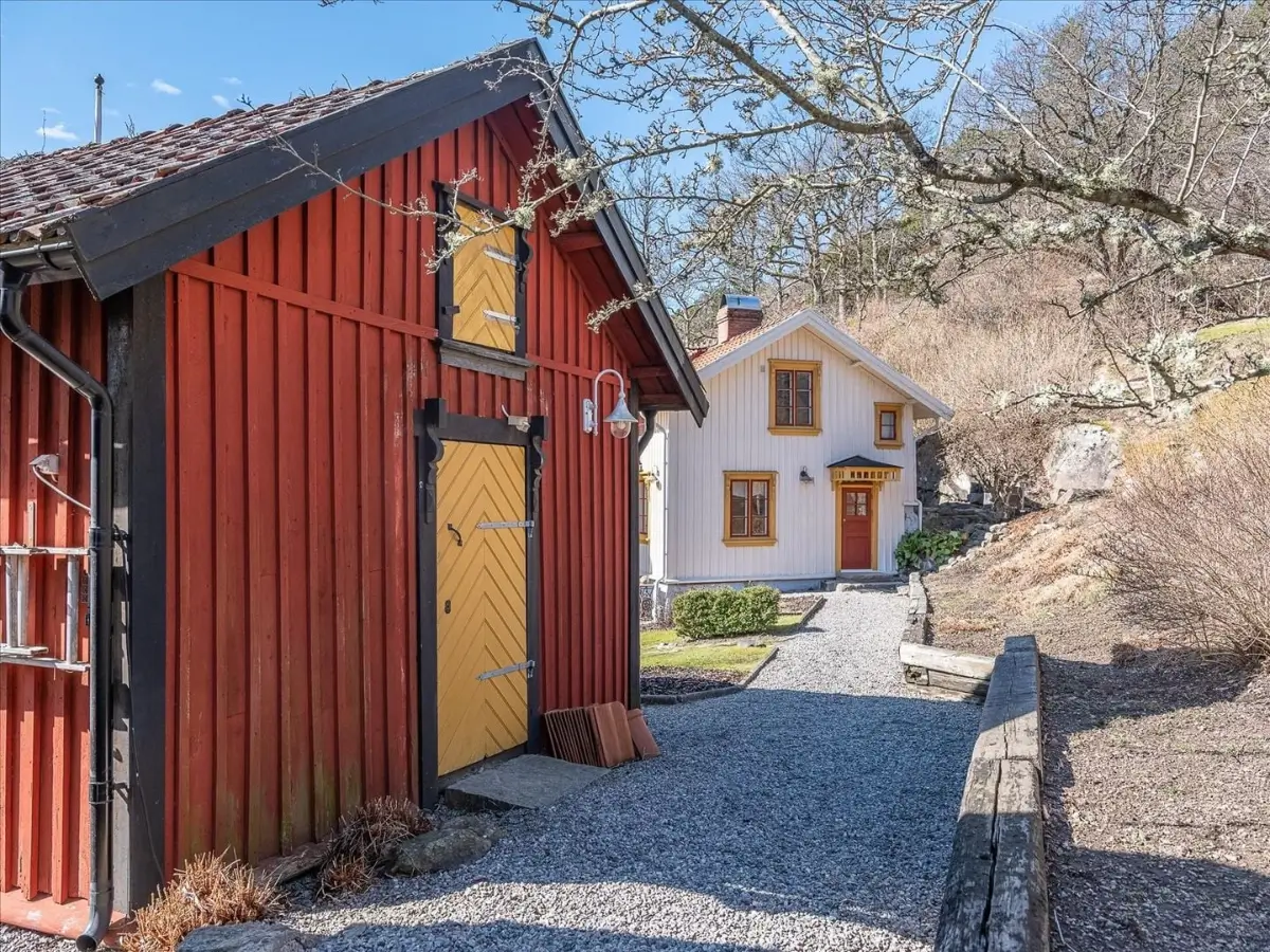 renovated-19th-century-home-south-west-sweden-cheapscandihomes