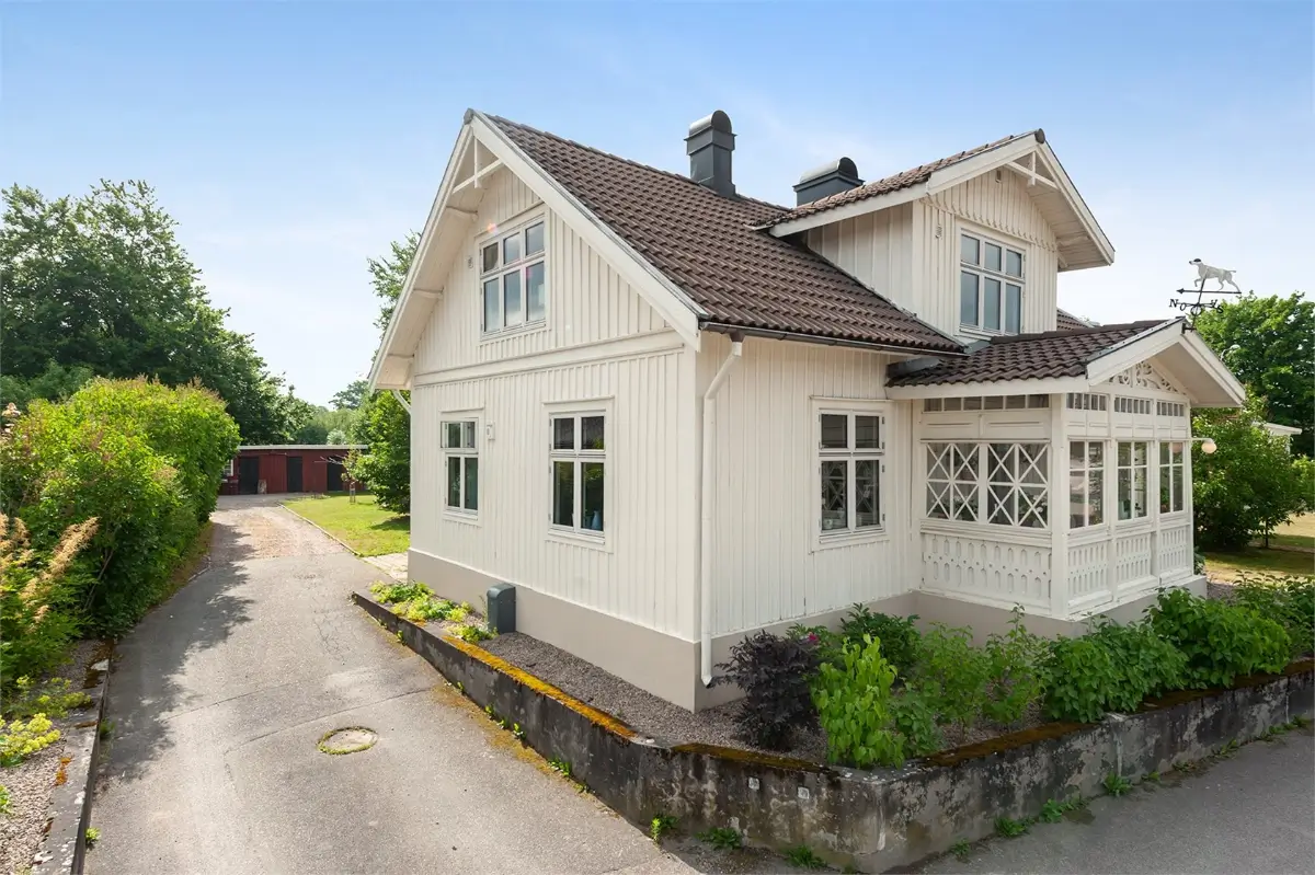 renovated-19th-century-home-swimming-pool-south-sweden-cheapscandihomes